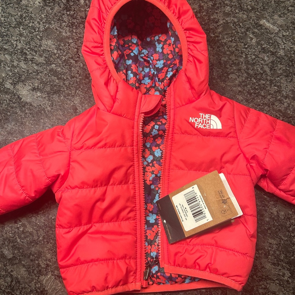 New with tags reversible baby north face